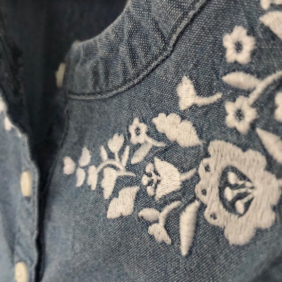 Toddler girls chambray top and shorts - Picture 3 of 6